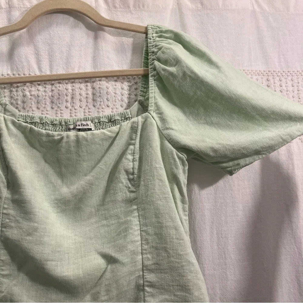 Abercrombie Pale Green Linen Square Neck Puff Sleeve Blouse size Medium